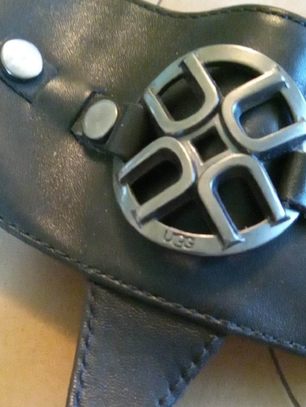 UGG - Picture 6 of 6